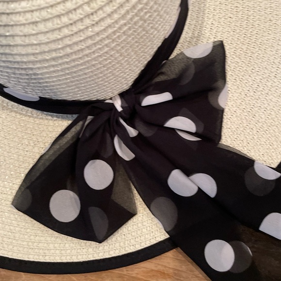 NWT Wide Brim ivory black trim polka dot Old Money Hat OS - Picture 2 of 6